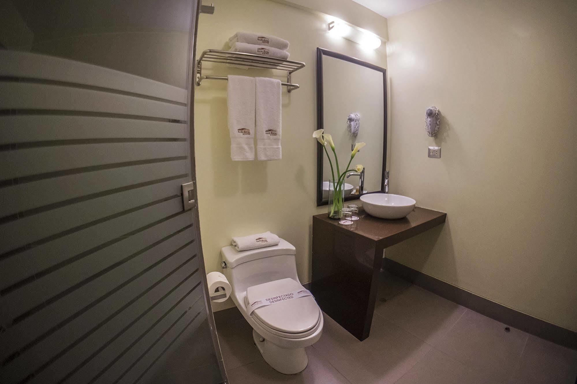 Allpa & Hotel Lima